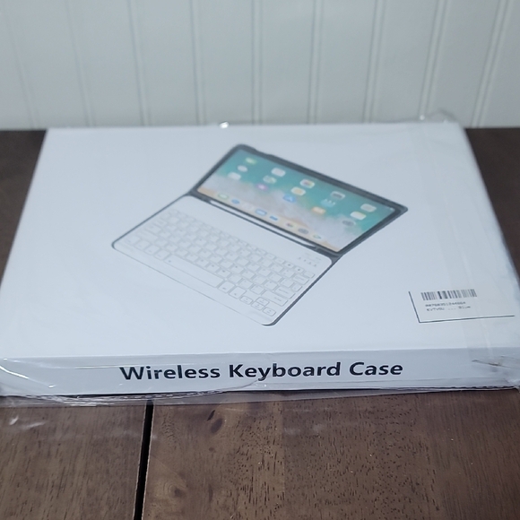 Light Blue Tablet Case with Keyboard - Picture 3 of 5